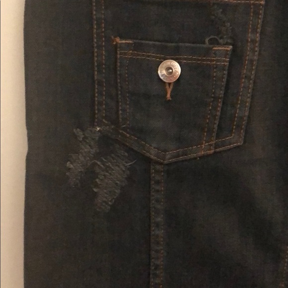 Never worn! Karen Millen jean skirt with chain - Picture 8 of 8